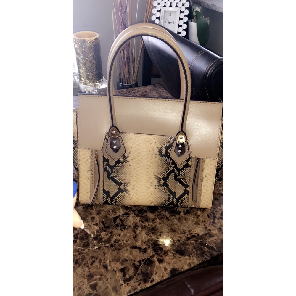 Henri Bendel handbag - Picture 1 of 5